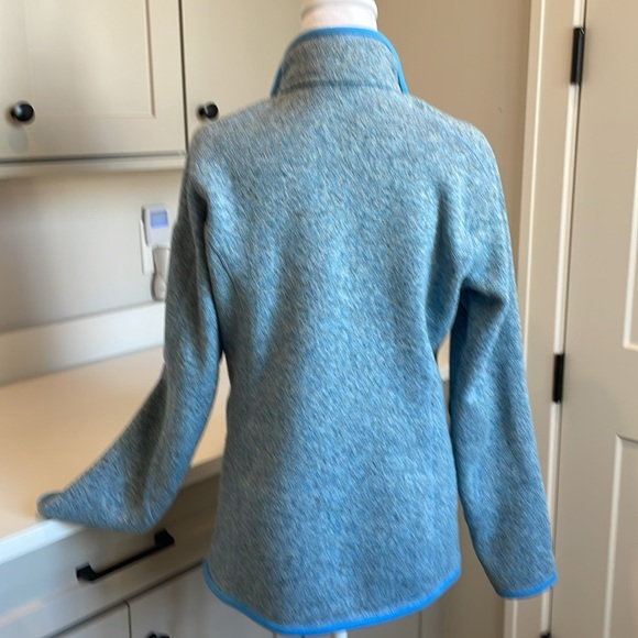 Paragonia 1/4 zip Better Sweater - Picture 2 of 3